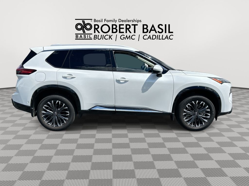 Used 2025 White Nissan Platinum image 9