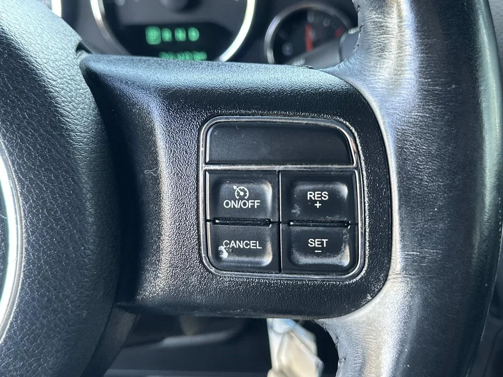 Used 2018 White Jeep Unlimited Sahara image 24