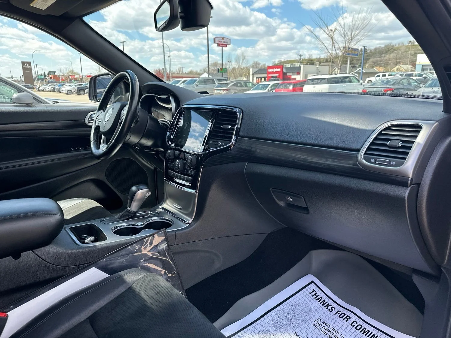 Used 2020 Red Jeep Altitude image 32