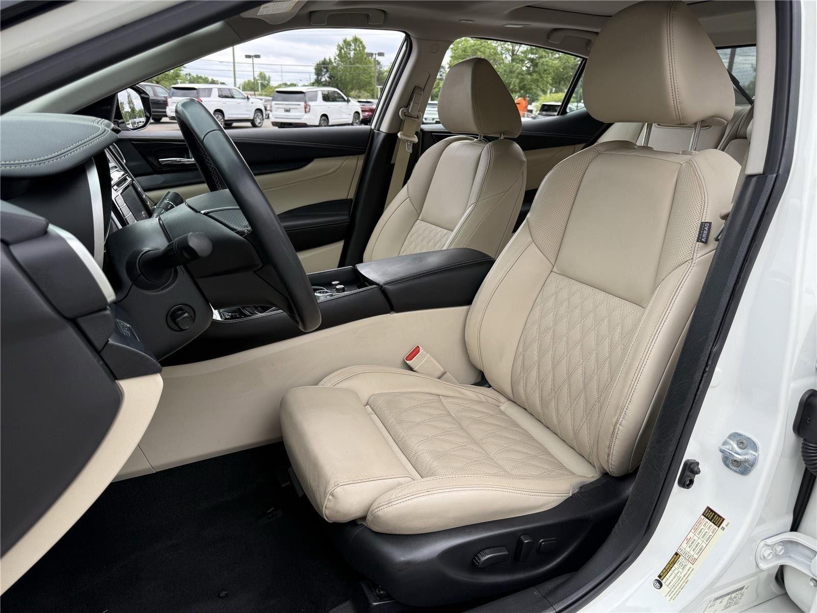 Used 2023 Pearl White Tricoat Nissan Platinum image 22