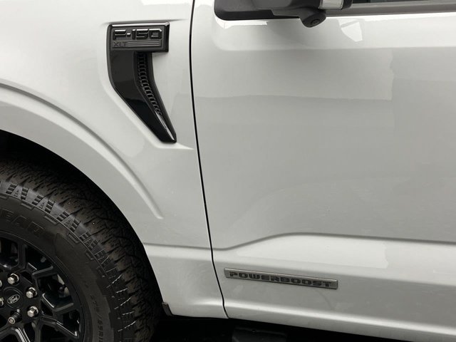 Used 2024 Avalanche Gray Ford XLT image 35