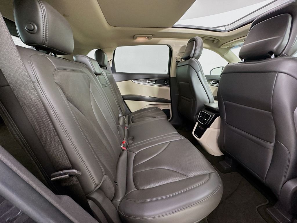 Used 2020 Magnetic Gray Lincoln Reserve image 36