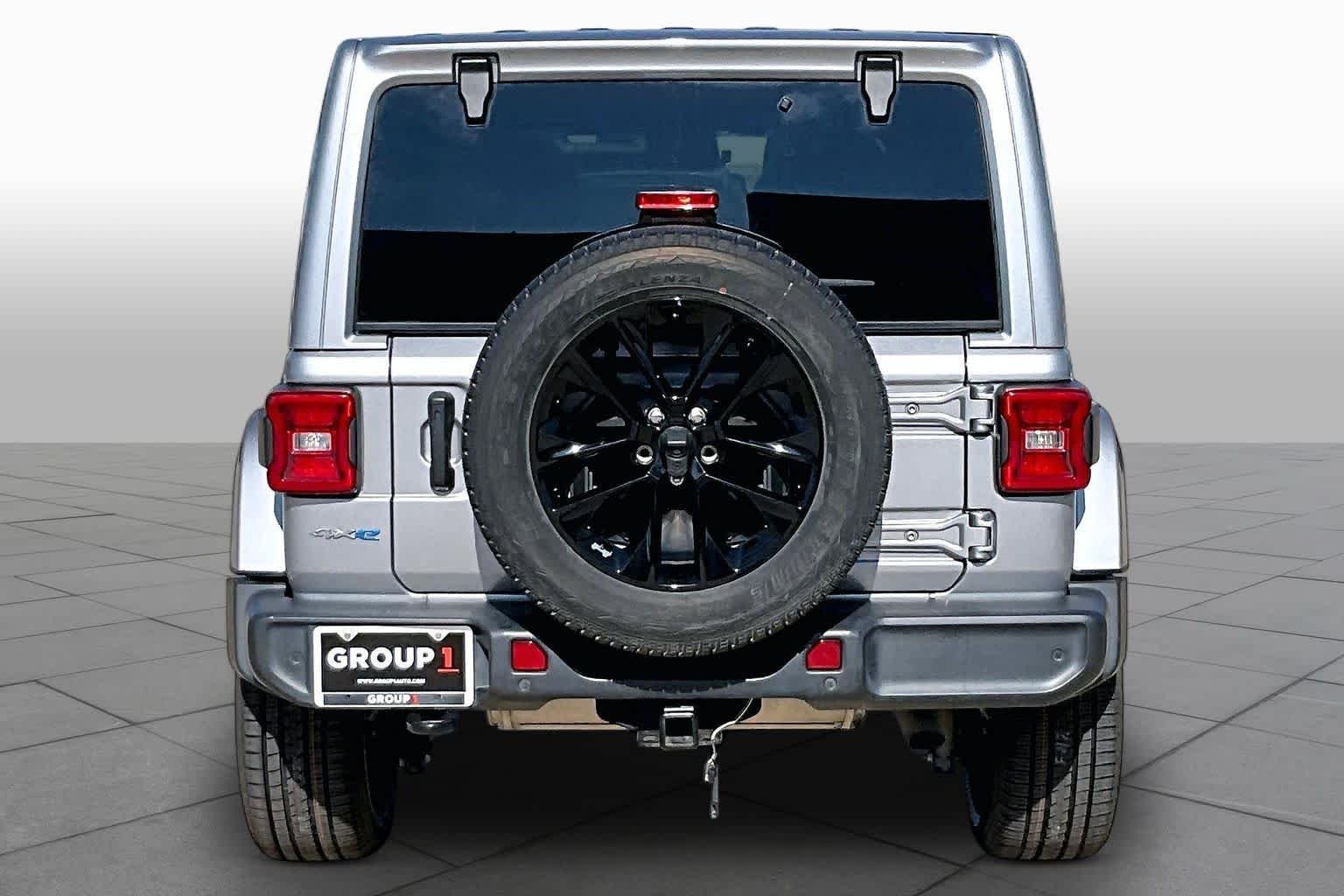Used 2021 Billet Silver Metallic Clearcoat Jeep Unlimited Sahara image 5
