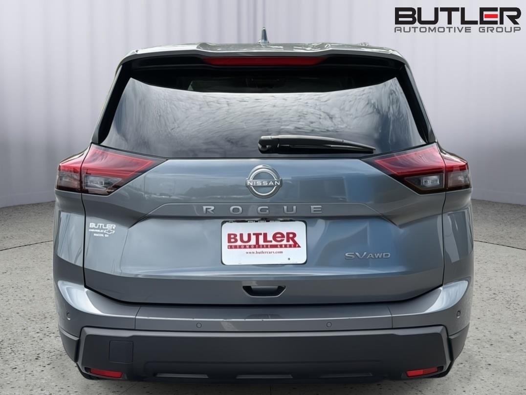 Used 2024 Gun Metallic Nissan SV image 5