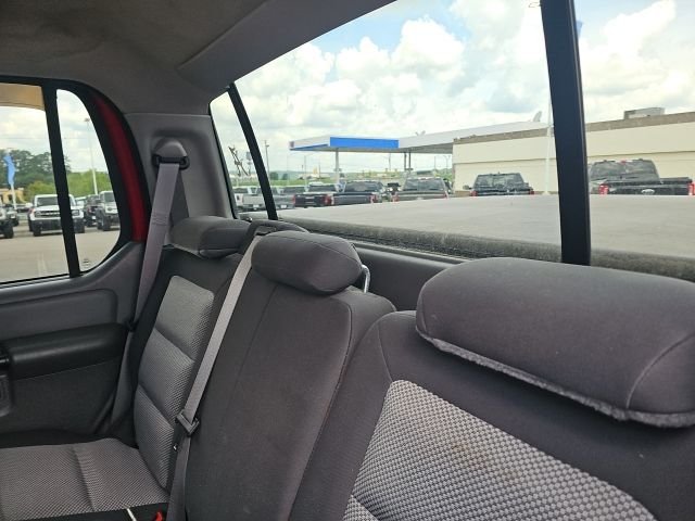 Used 2005 Red Ford  image 10