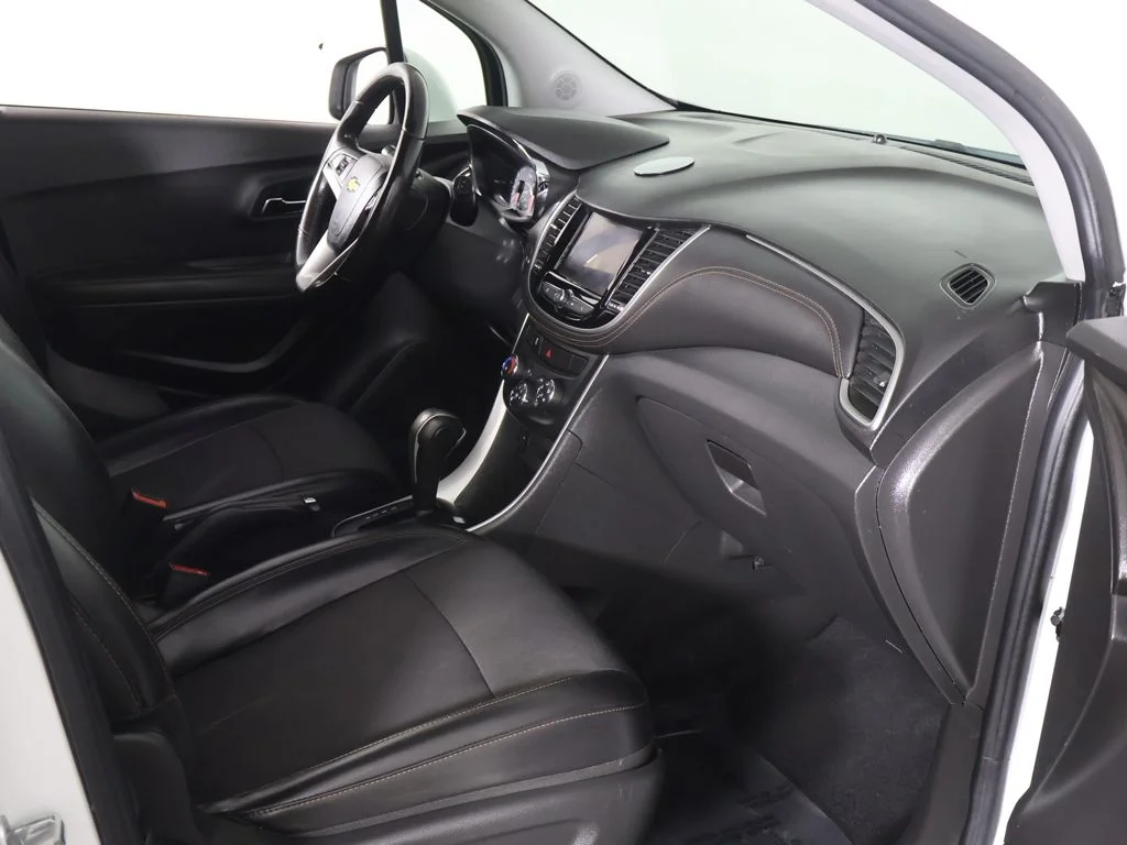 Used 2020 White Chevrolet LT image 20
