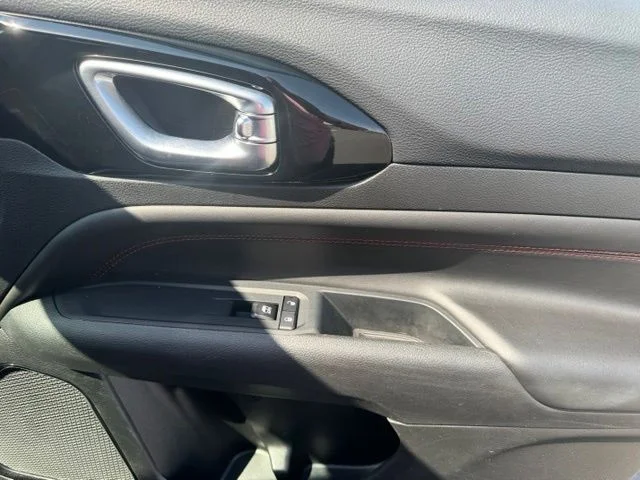 Used 2024 Silver Jeep Trailhawk image 27