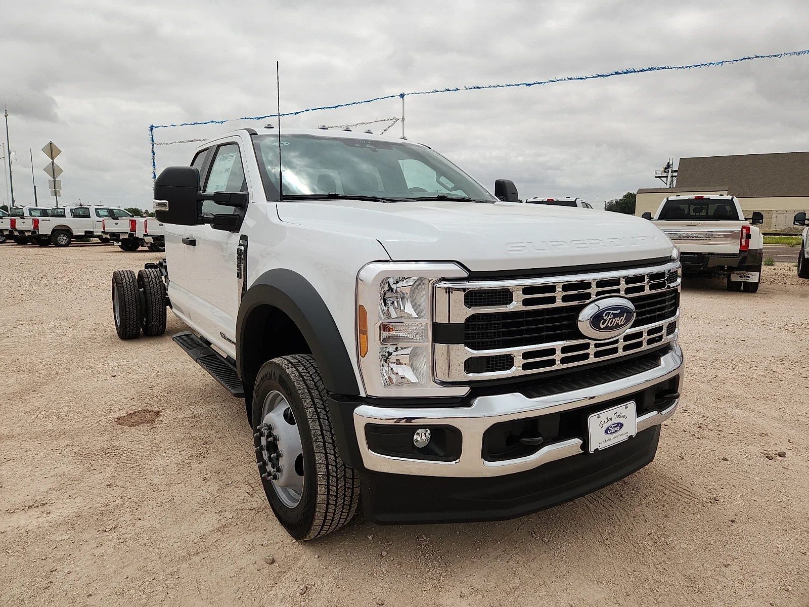 New 2026 Oxford White Ford XL image 1