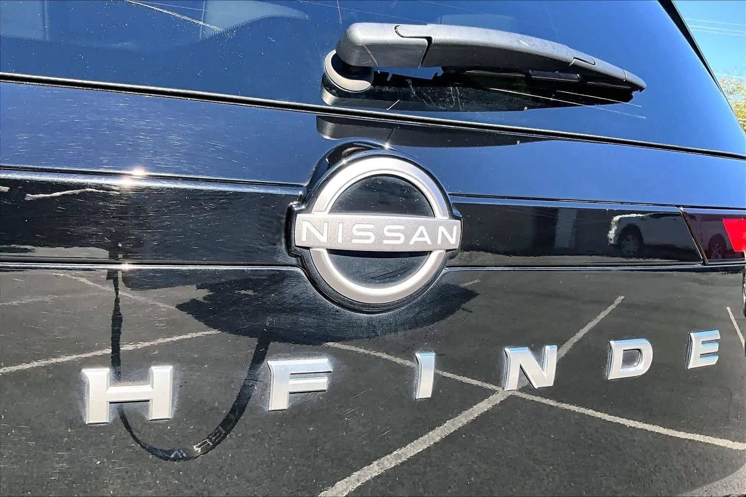 Used 2025 Super Black Nissan SL image 31