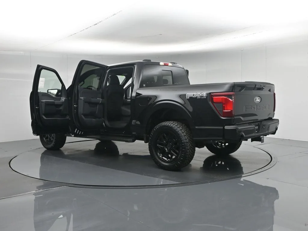 New 2026 Agate Black Metallic Ford XLT image 35