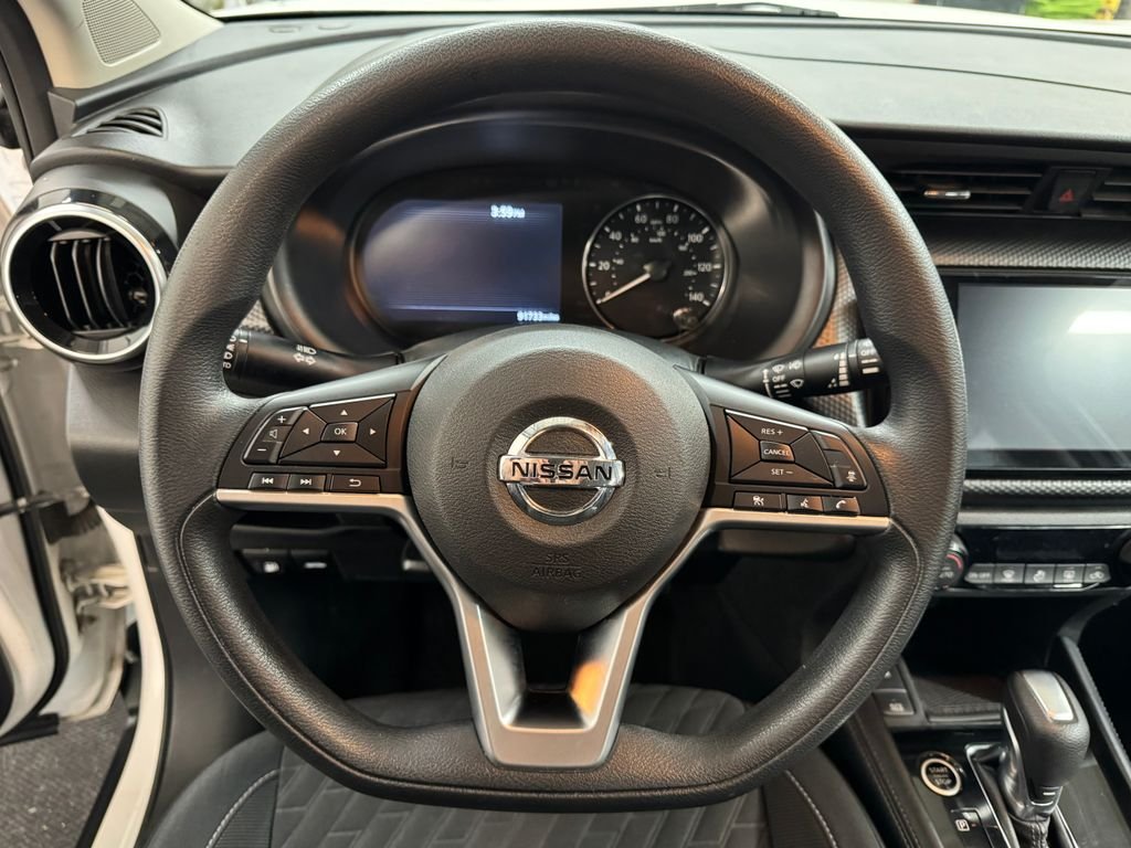 Used 2021 White Nissan SV image 18