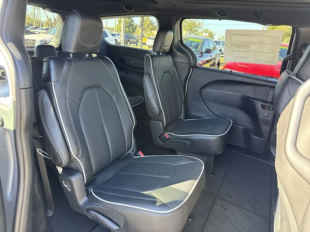 2026 Chrysler Pacifica Limited - Photo 26