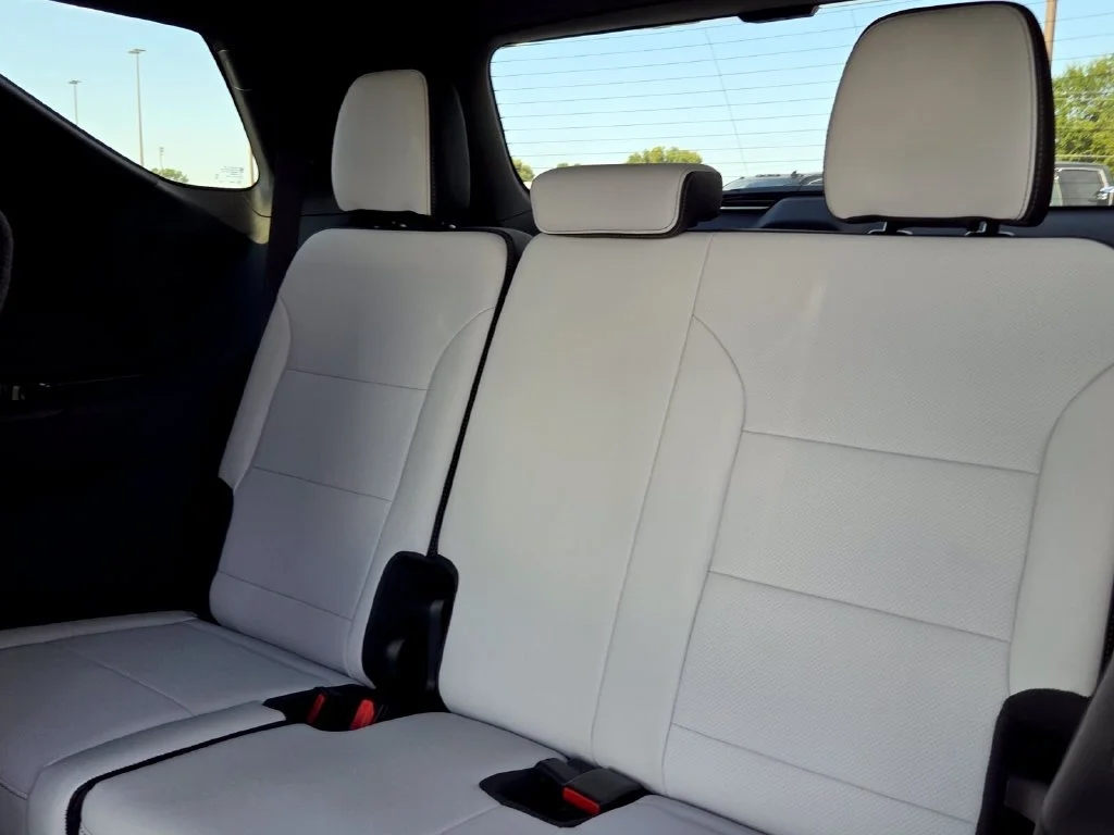 New 2026 Polar White Tricoat Chevrolet High Country image 31