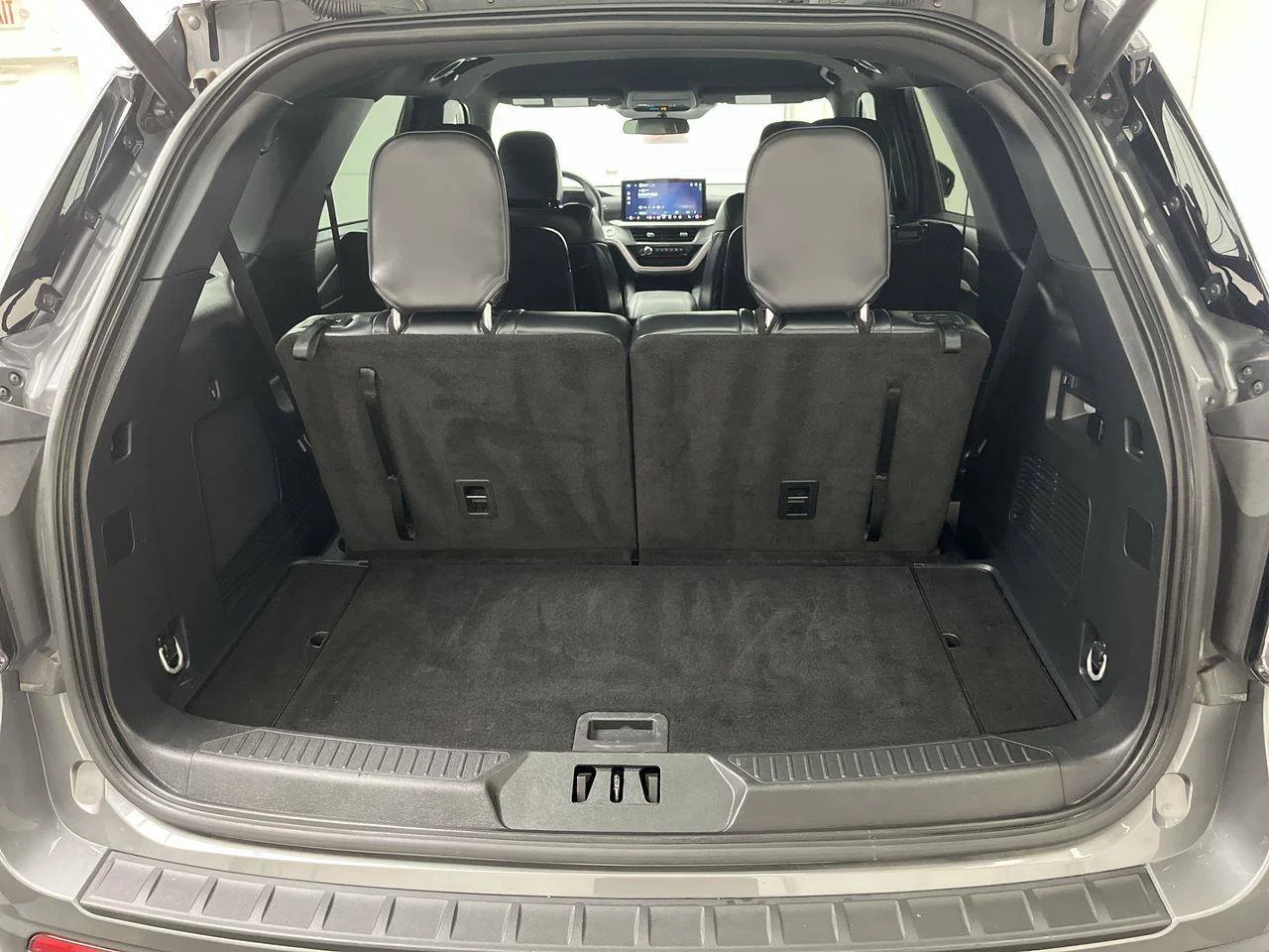 Used 2025 Gray Ford ST-Line image 31