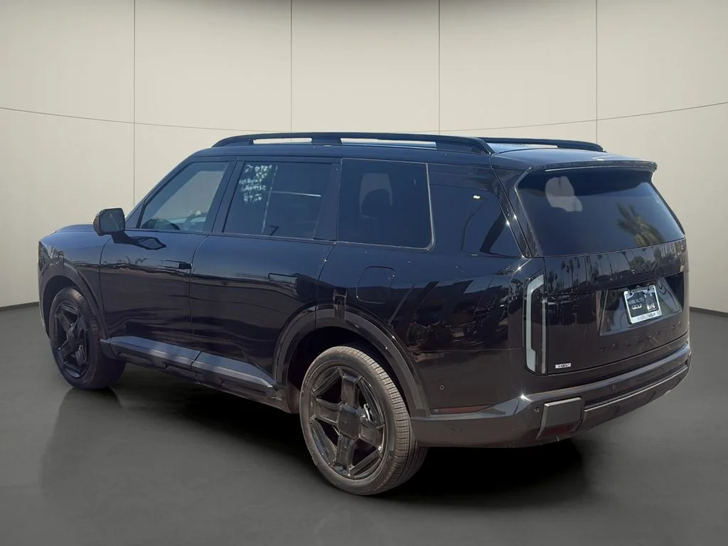 Used 2027 Ebony Black Kia X-Line SX image 5