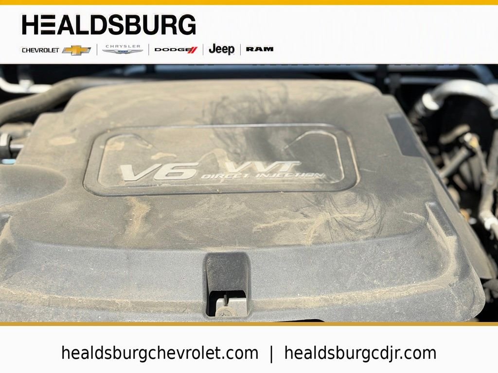 Used 2016 Gray Chevrolet Z71 image 29