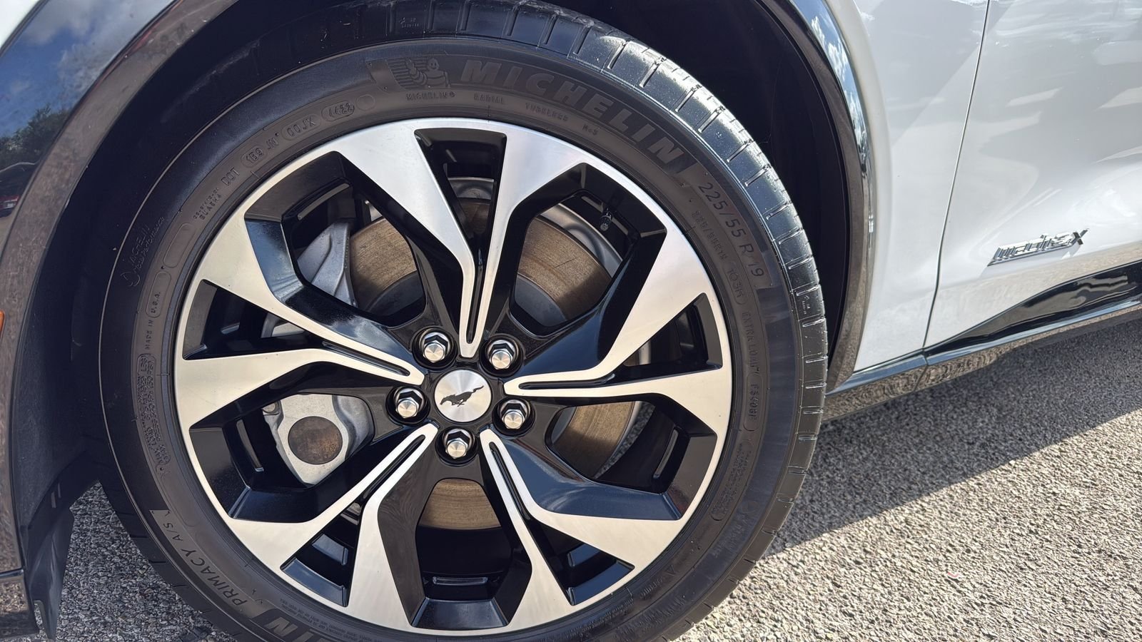 Used 2023 White Ford Premium image 29