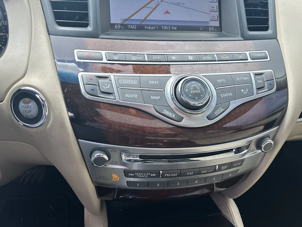 Used 2015 Majestic White INFINITI Base image 16