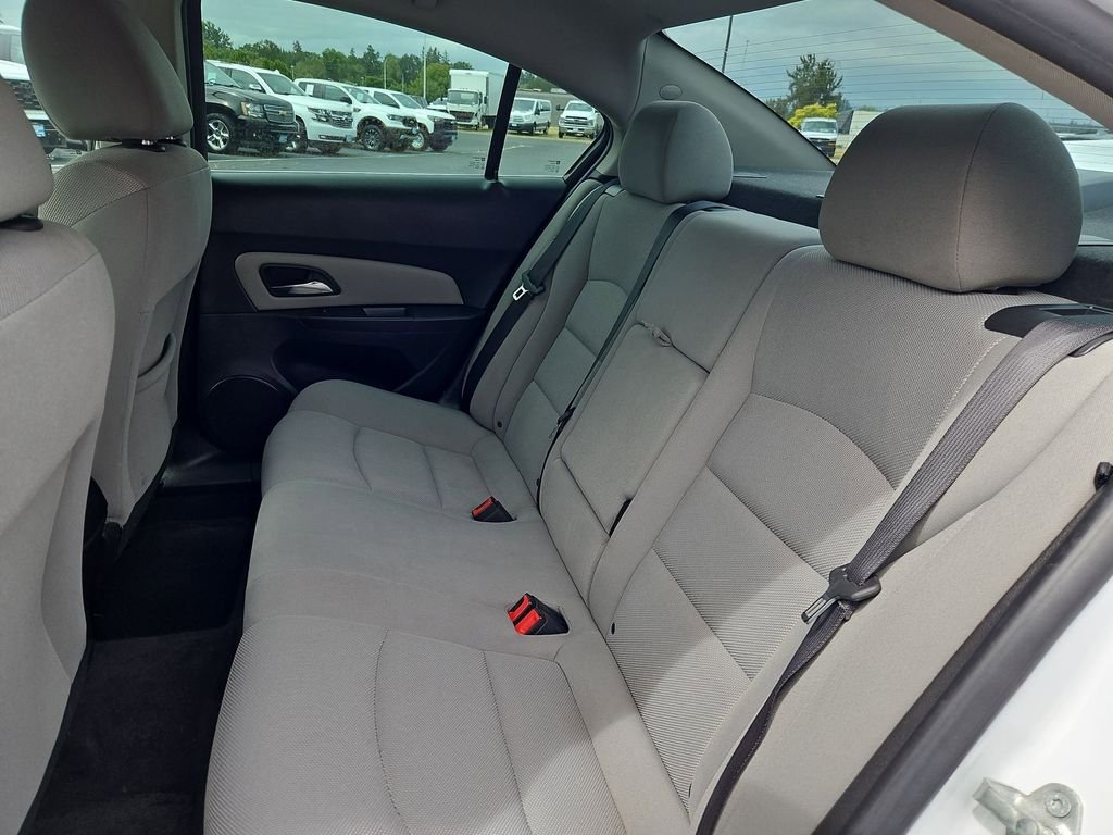 Used 2015 Summit White Chevrolet 1LT image 23