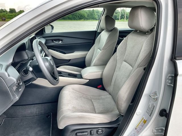 Certified Used 2025 Platinum White Pearl Honda SE image 19