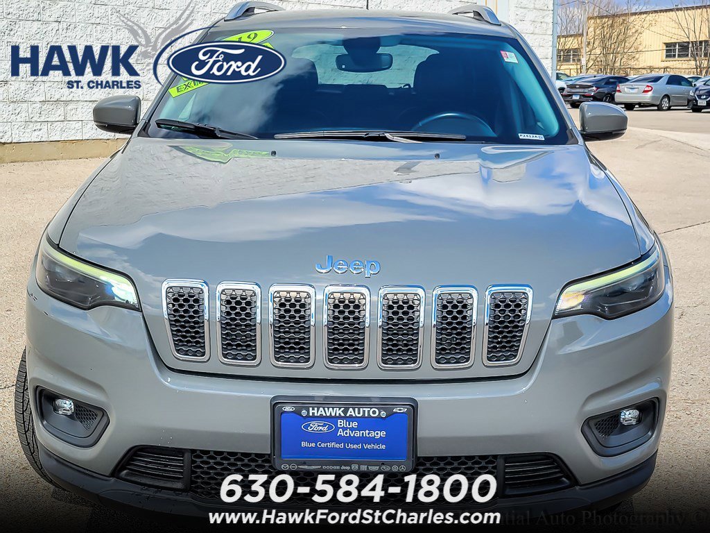 Certified Used 2019 Sting-Gray Clearcoat Jeep Latitude Plus image 4