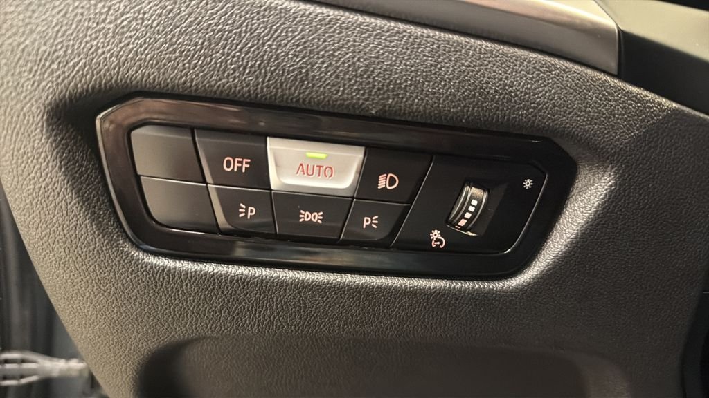 Used 2025 Gray BMW 330i xDrive image 26