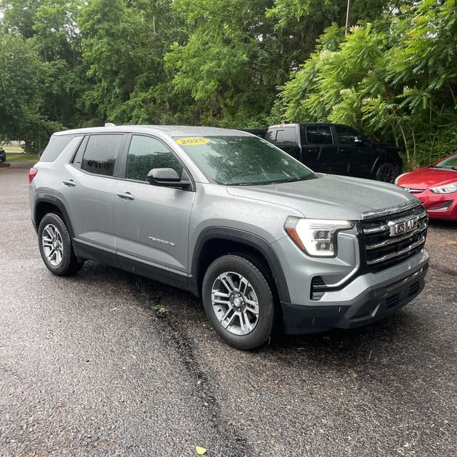 Used 2025 Silver GMC Elevation image 4