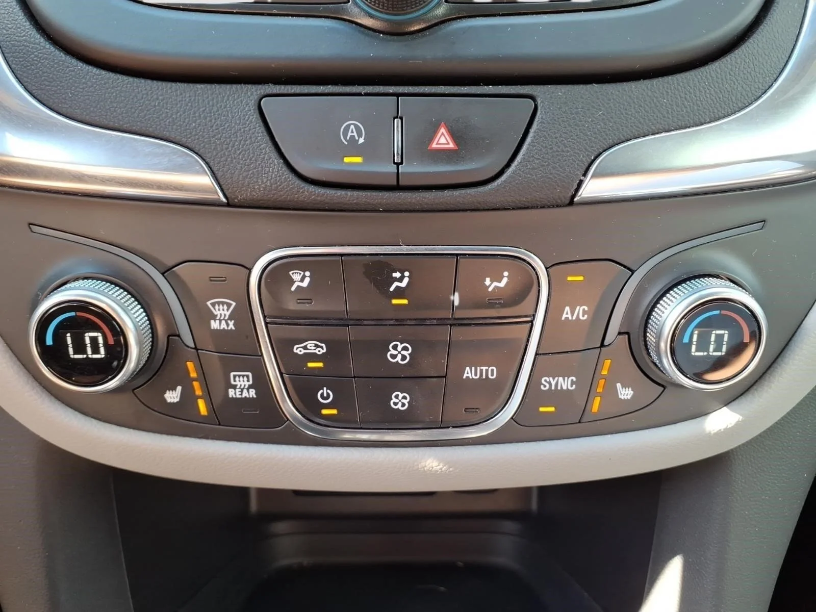 2024 Chevrolet Equinox LT - Photo 19