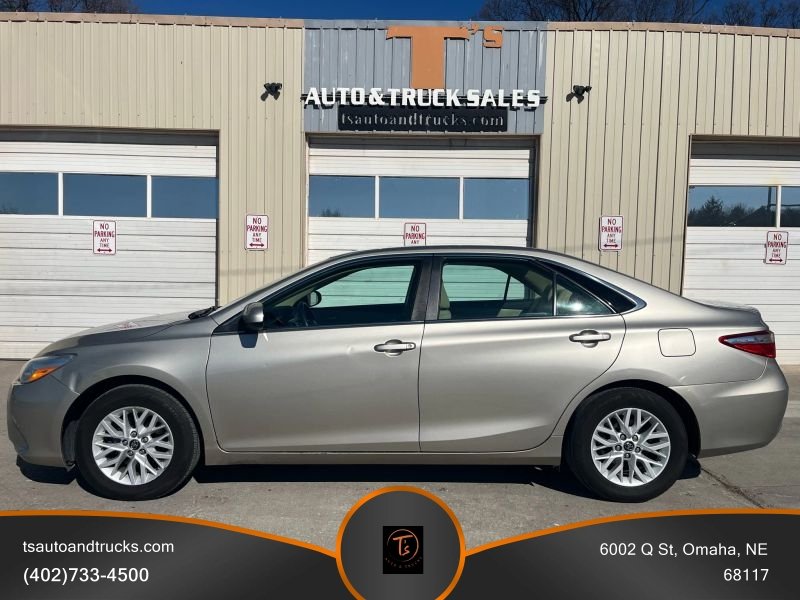 2017 Toyota Camry LE