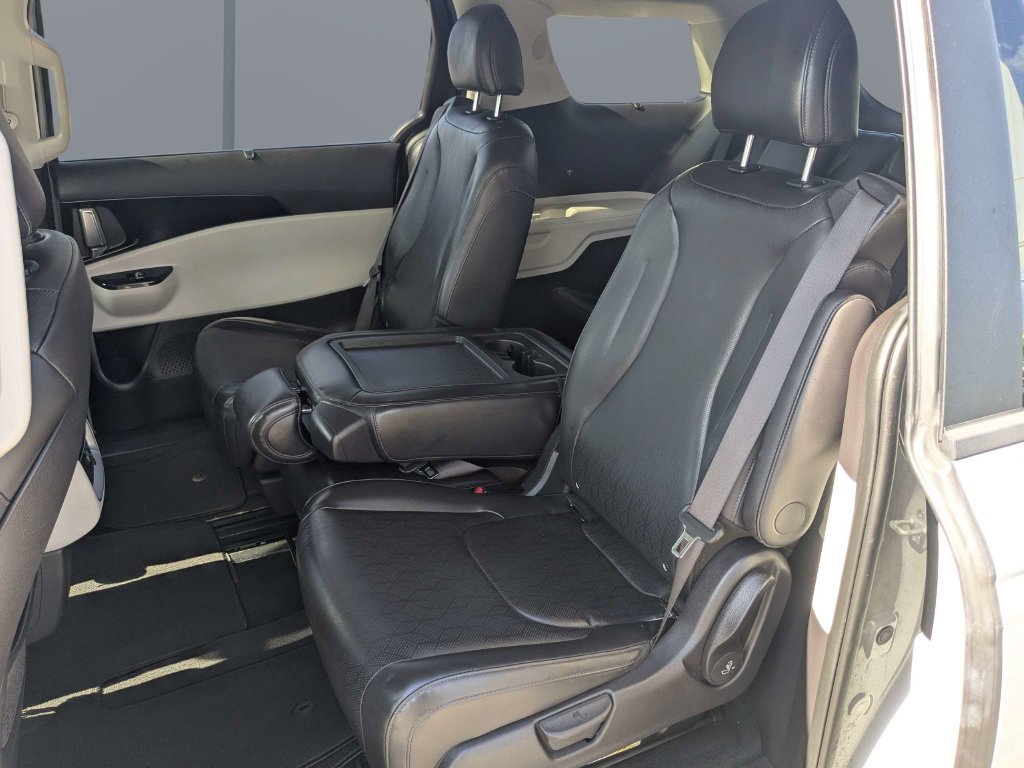 Used 2024 White Kia EX image 19