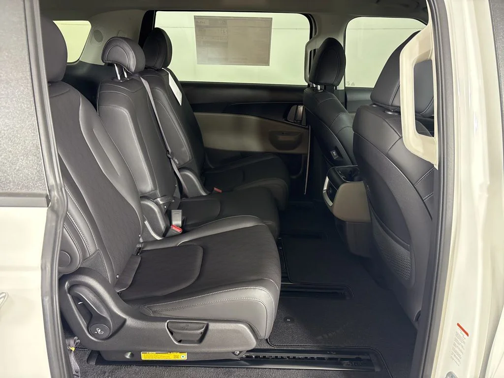 New 2026 White Kia LXS image 18
