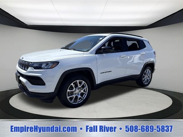 2023 Jeep Compass Latitude Lux 4X4's photo