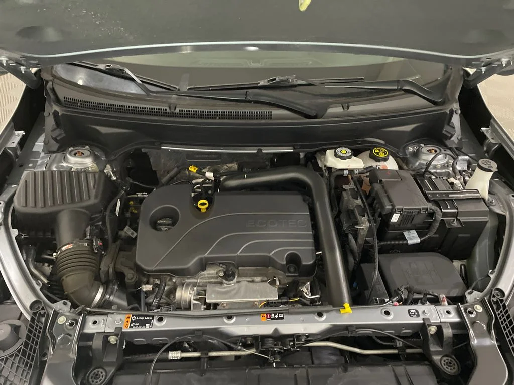 Used 2023 Sterling Metallic GMC SLT image 31