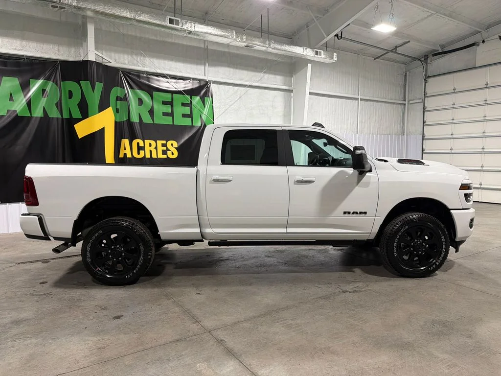 New 2026 Bright White Clear-Coat Exterior Paint RAM Laramie image 4