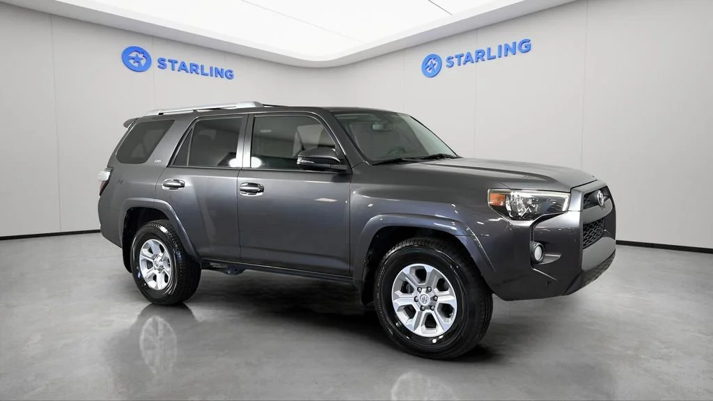 Used 2017 Gray Toyota SR5 image 12