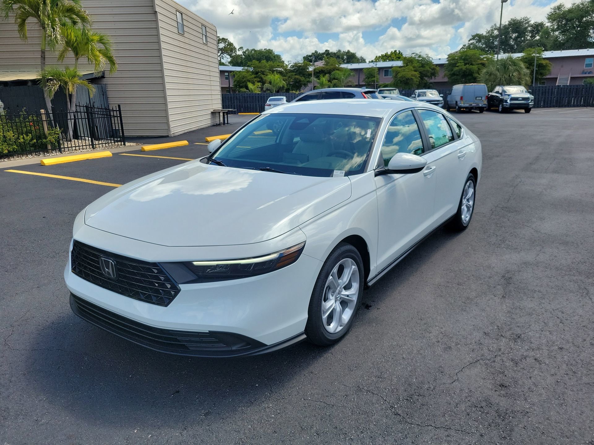 New 2026 Platinum White Pearl Honda LX image 10