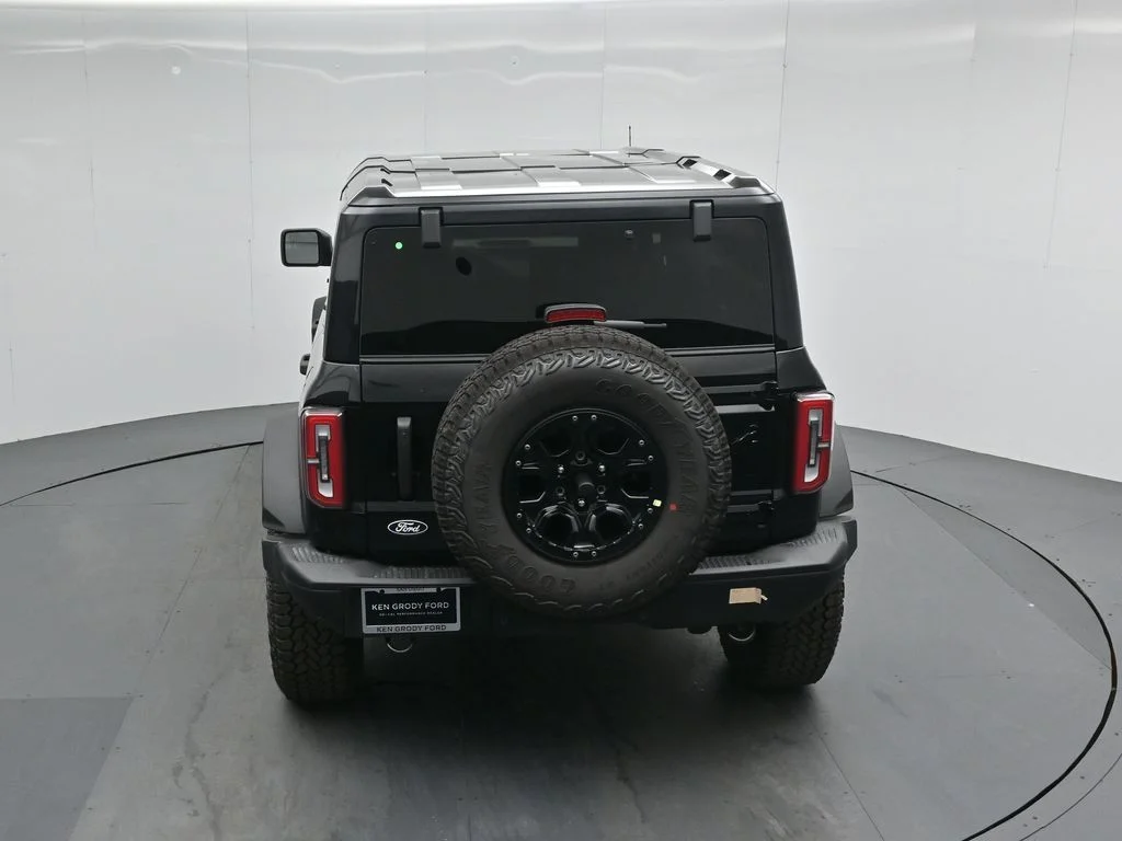 New 2026 Shadow Black Ford Badlands image 41