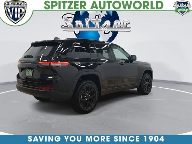 Used 2024 Black Jeep Altitude image 10