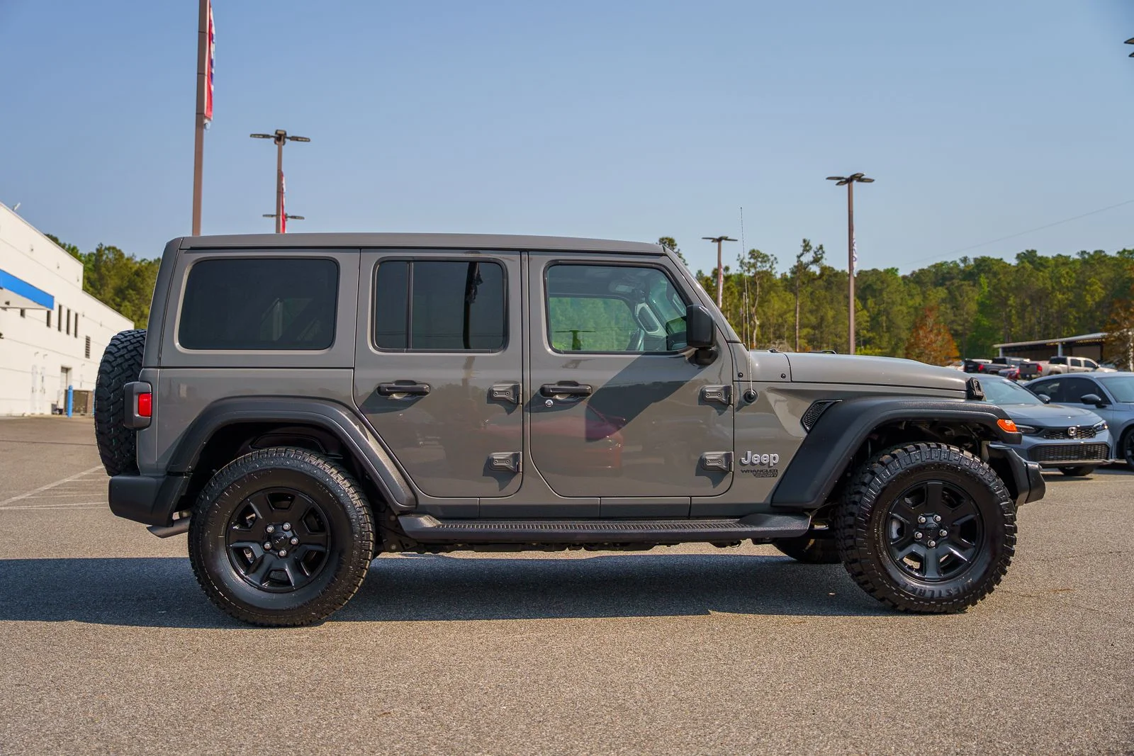 Used 2021 Gray Jeep Unlimited Sport S image 8
