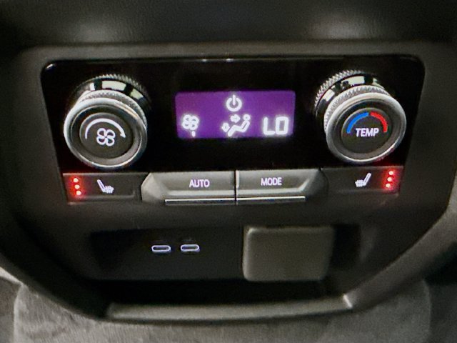 Used 2025 White Frost Tricoat Buick Avenir image 27