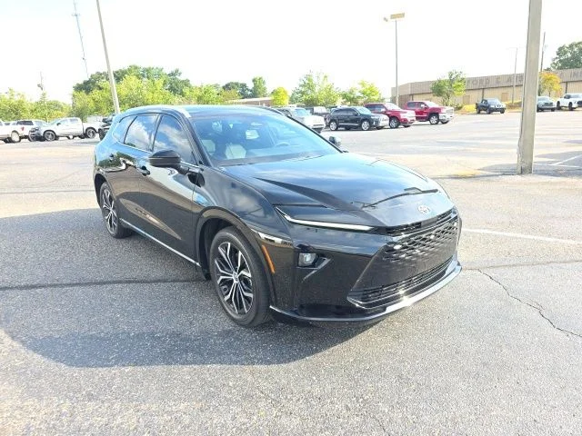 Used 2025 Black Toyota XLE image 1