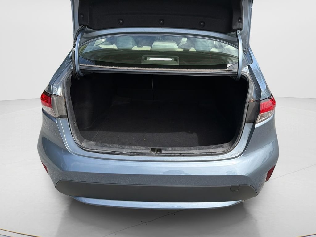 Used 2022 Gray Toyota LE image 12