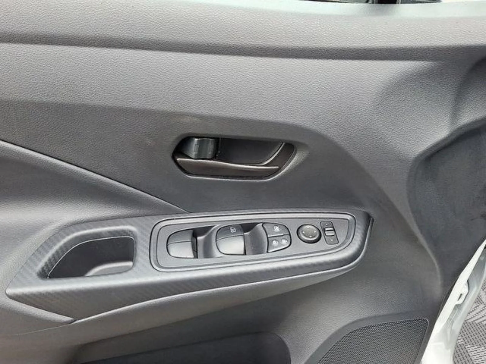 2025 Nissan Versa Sedan S - Photo 8
