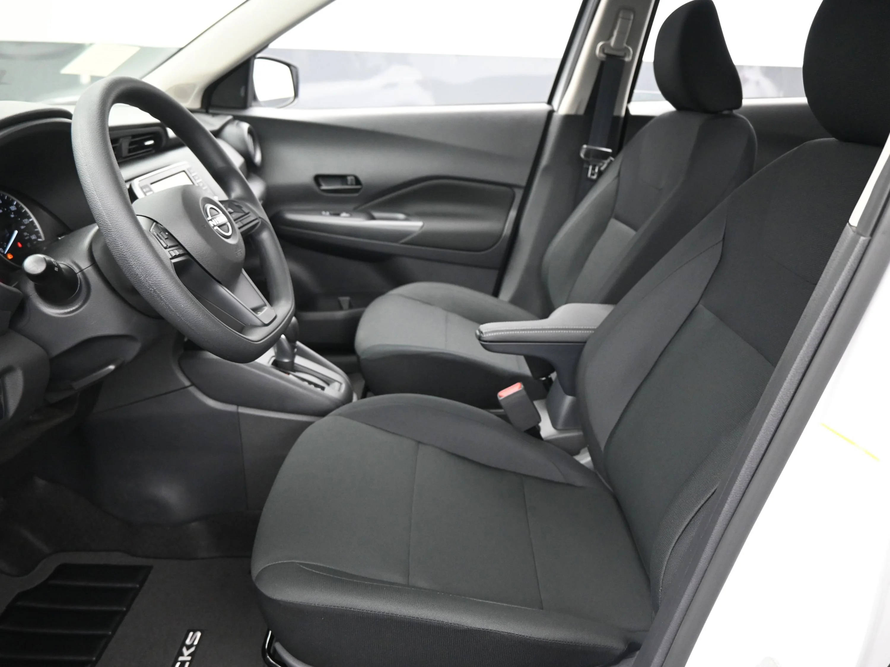 2025 Nissan KICKS PLAY Base - Photo 9