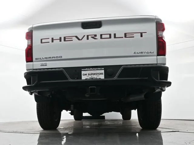 Used 2022 SUMMIT WHITE Chevrolet Custom image 25