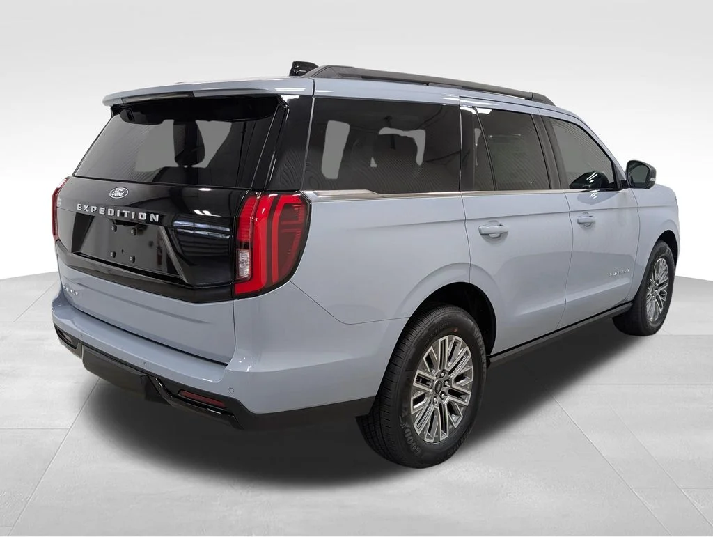 New 2027 Glacier Gray Metallic Tri-Coat Ford Platinum image 21