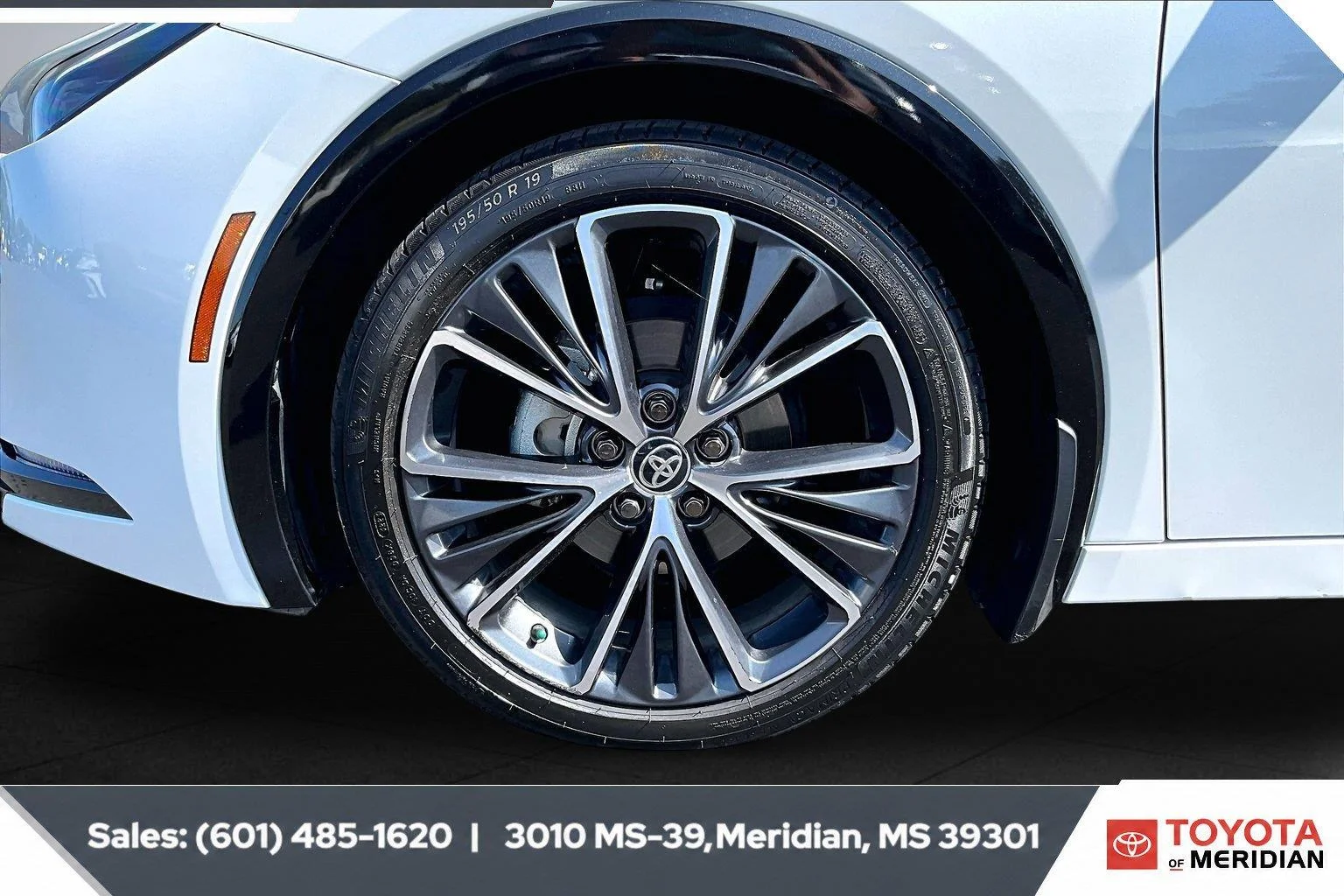 Used 2024 Wind Chill Pearl Toyota Limited image 7