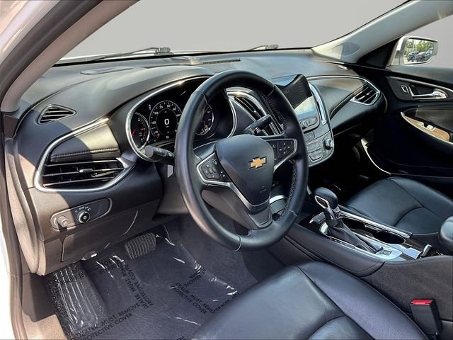 Used 2023 White Chevrolet LT image 18