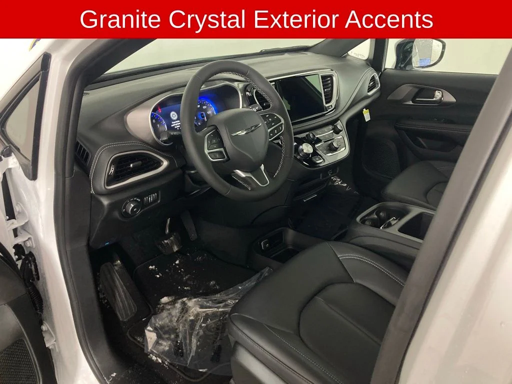 2026 Chrysler Pacifica Select - Photo 13