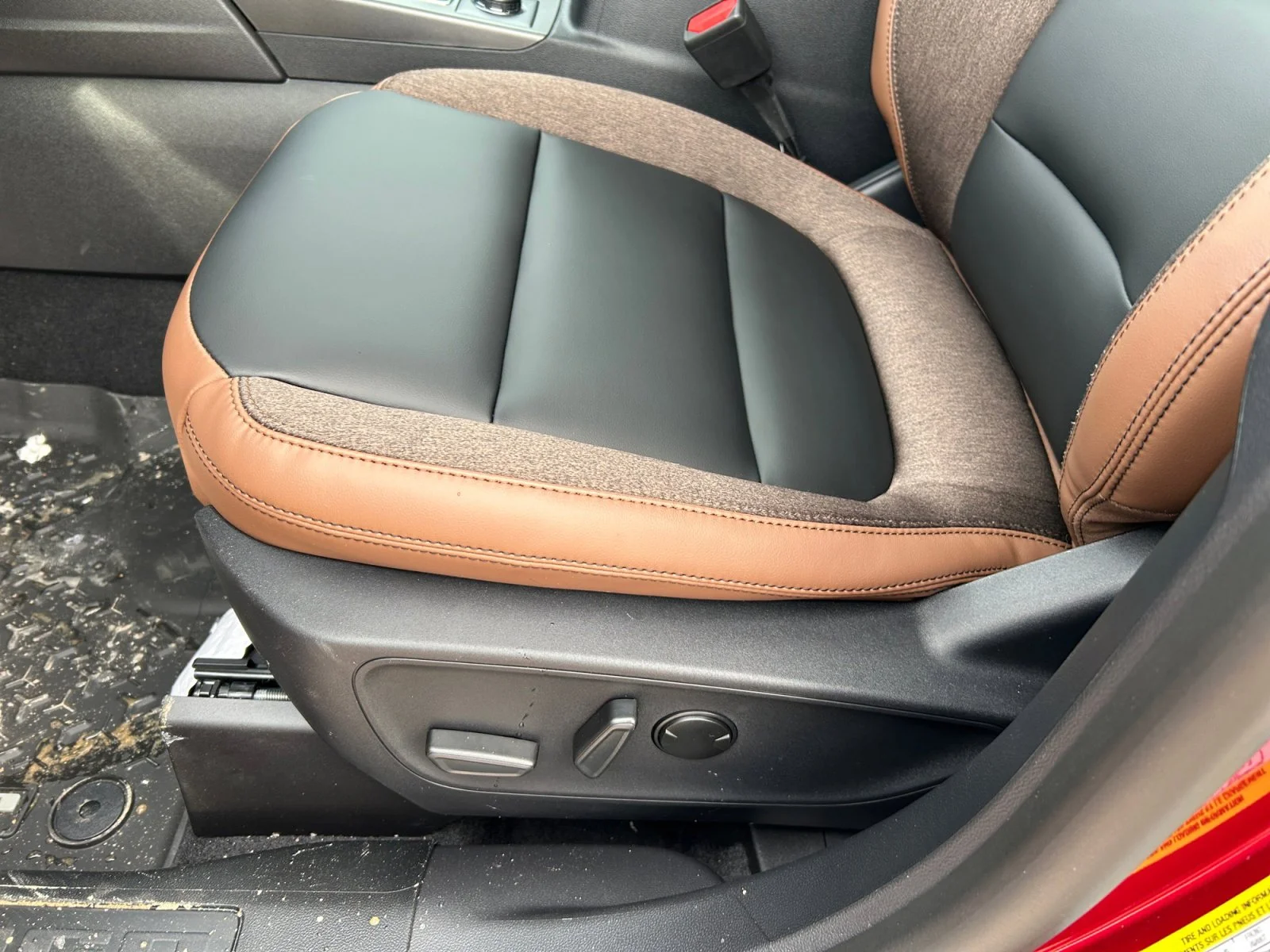 New 2025 Ruby Red Metallic Tinted Clearcoat Ford Outer Banks image 14